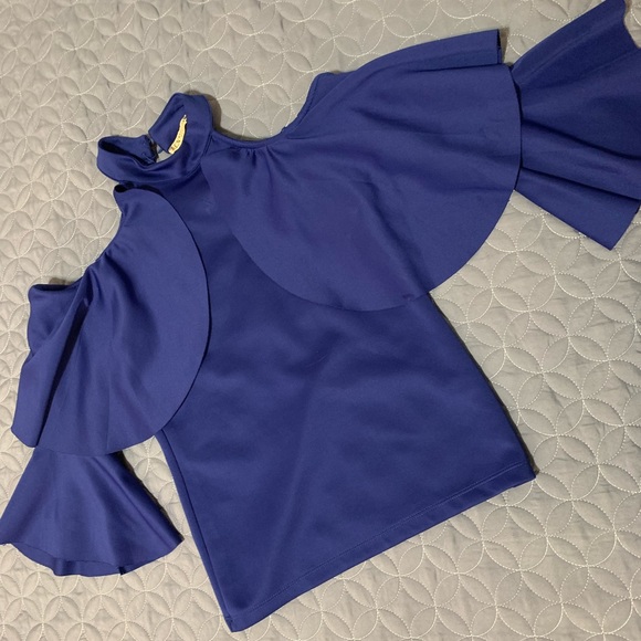 top shirts with shoes and bag - Picture 3 of 3